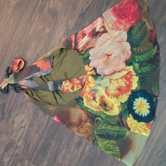 Alice + Olivia Floral Halter Top in Red and Green - Picture 2 of 5